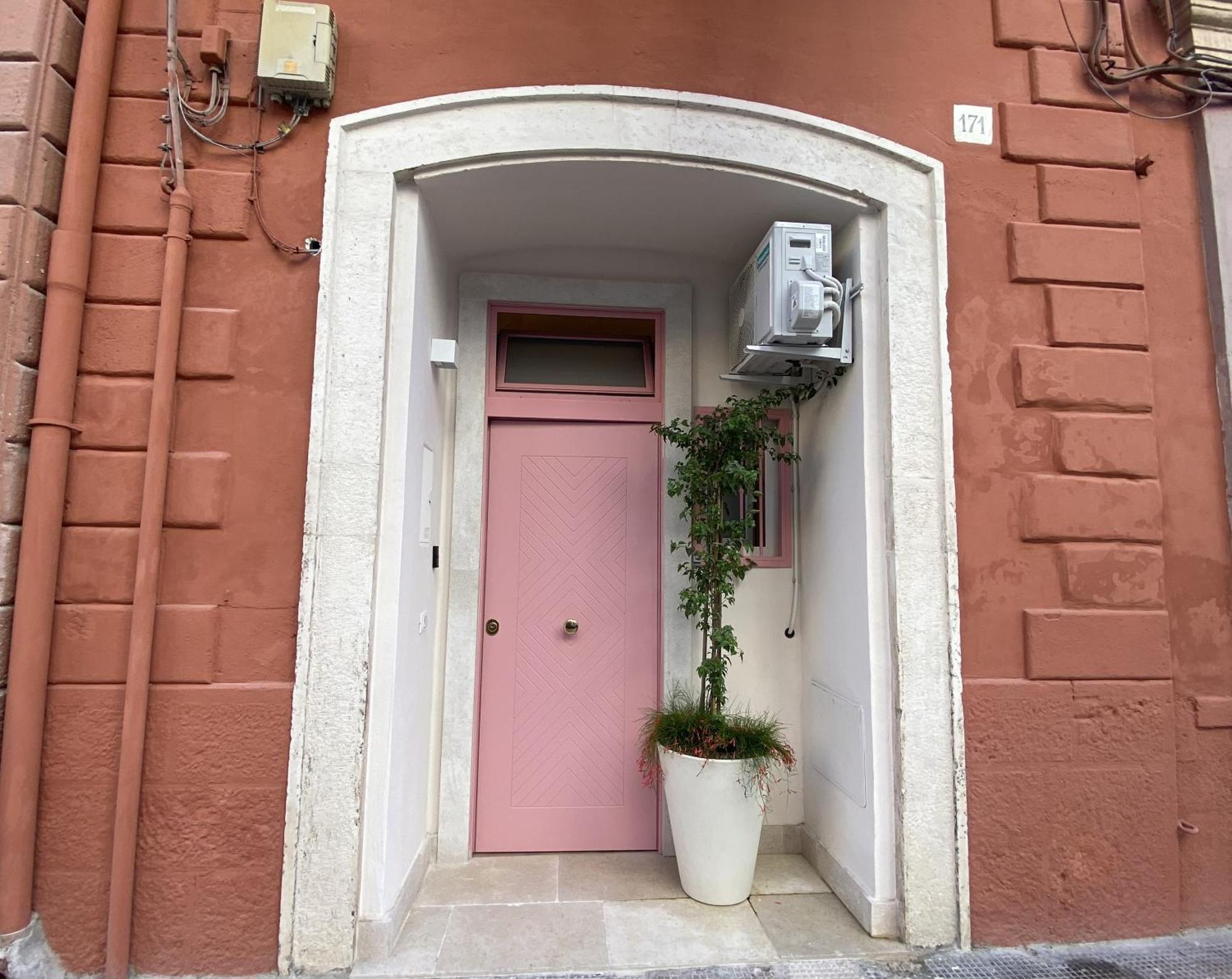 Quiet And Stylish - Bari City Center, Minutes To Station Exterior foto